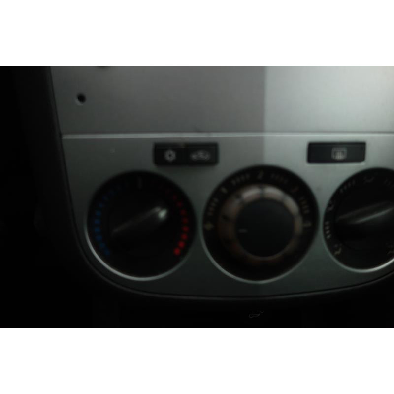 Interrupteur de leve vitre avant droit OPEL CORSA D Photo n°8