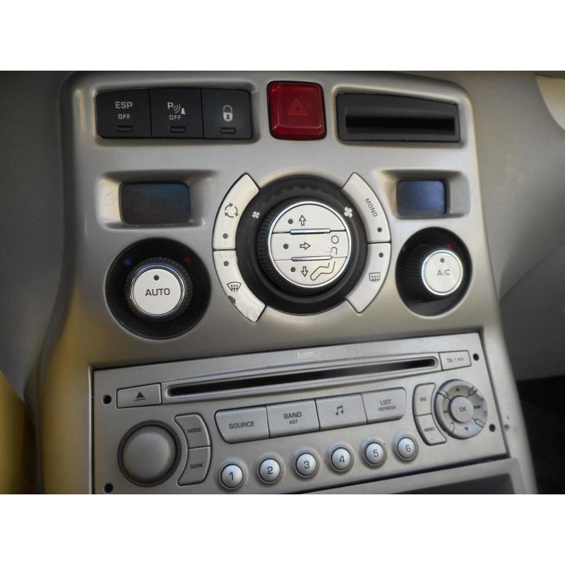 Bouton de warning CITROEN C3 PICASSO Photo n°11