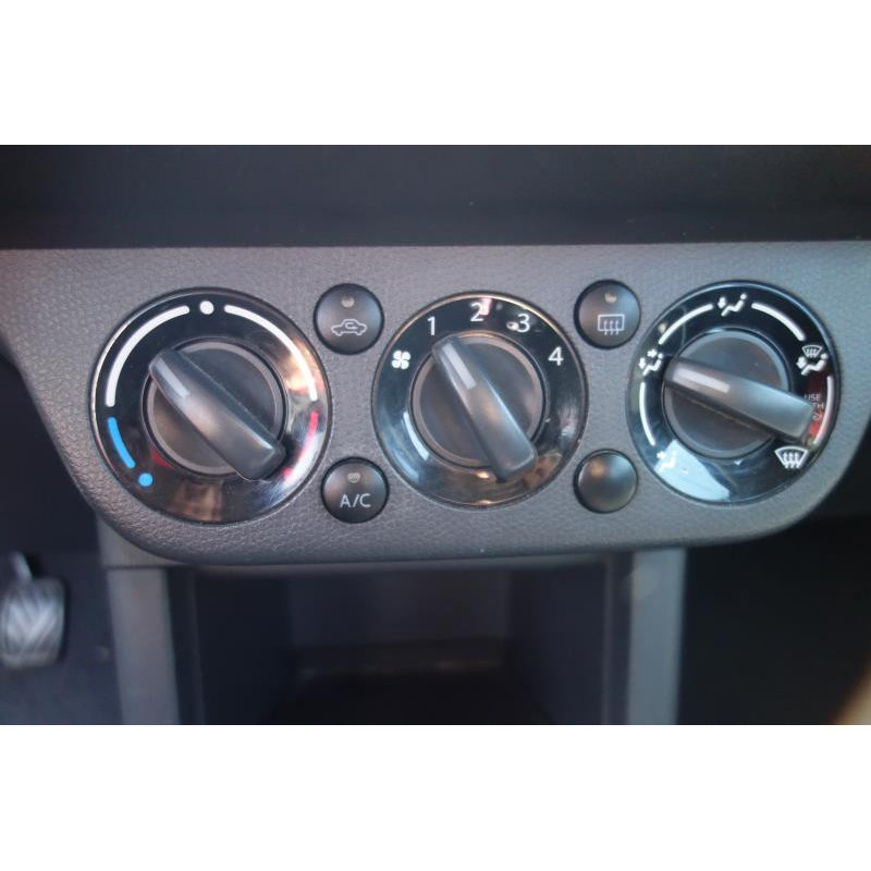 Trappe d'essence SUZUKI SWIFT 3 Photo n°9
