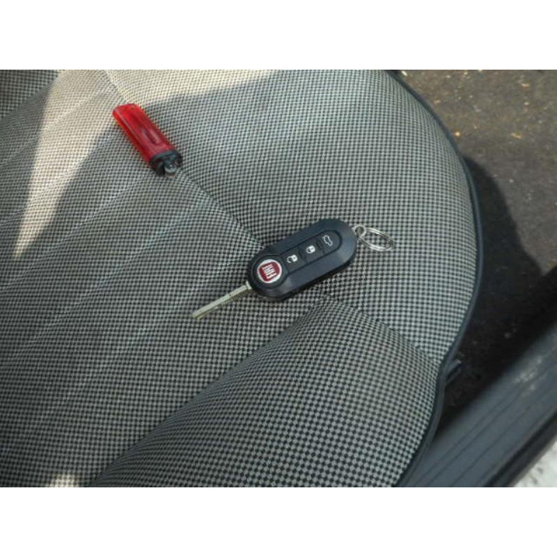 Bouton de warning FIAT 500 2 Photo n°11