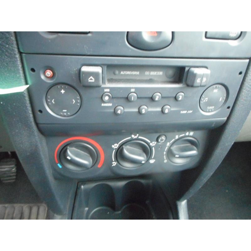 Boite a gants RENAULT CLIO 2 Photo n°7