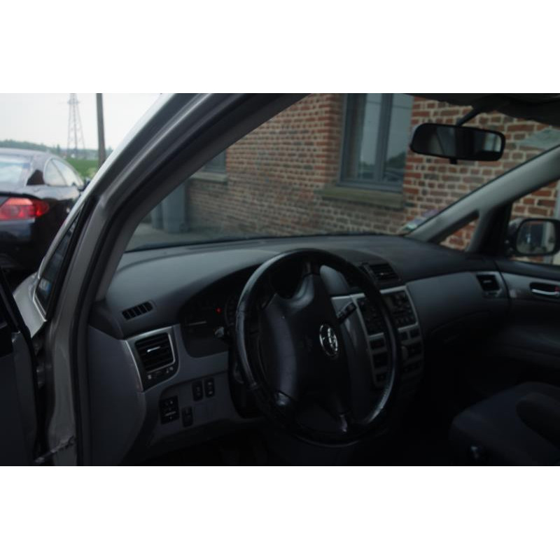 Boite a gants TOYOTA AVENSIS VERSO Photo n°7