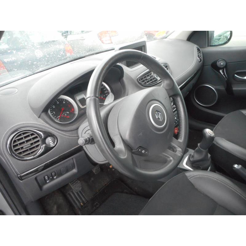 Ecran GPS RENAULT CLIO 3 Photo n°9