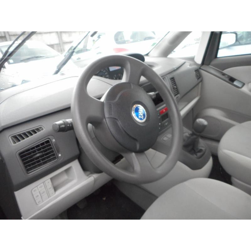 Calandre FIAT IDEA Photo n°7