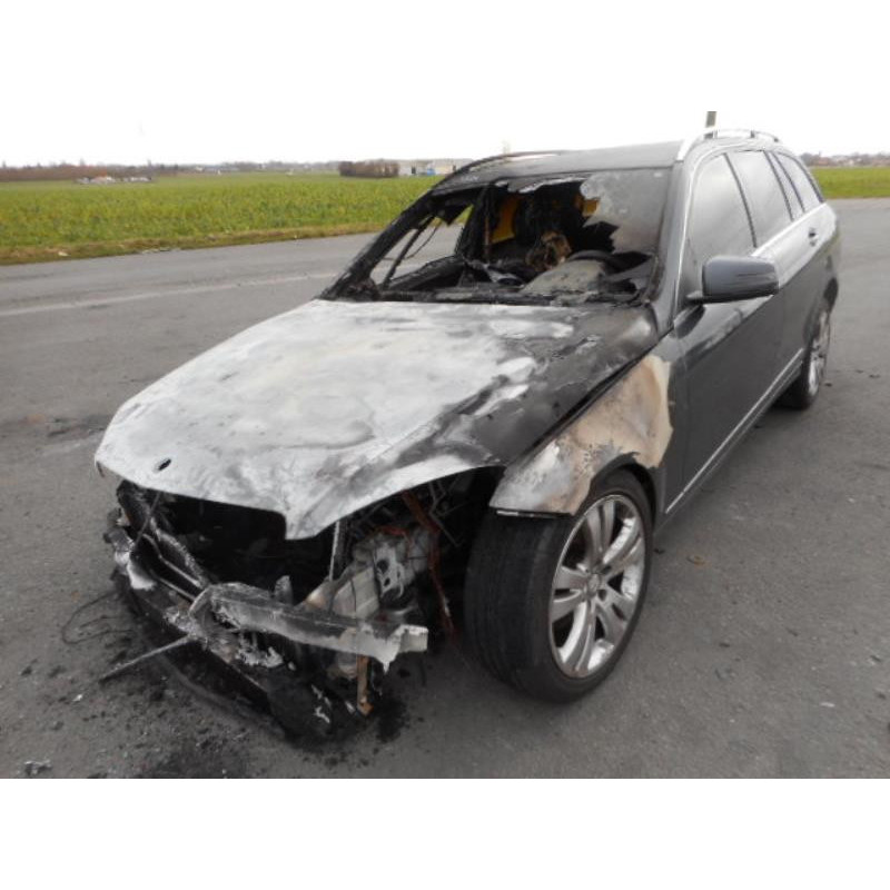 Vitre avant gauche MERCEDES CLASSE C 204 Photo n°1