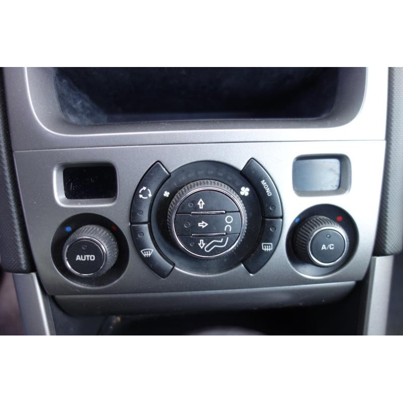 Vitre avant gauche PEUGEOT 308 1 Photo n°6