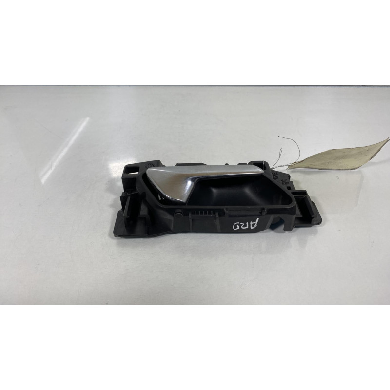 Poignee interieur arriere droit PEUGEOT 308 2 Photo n°1