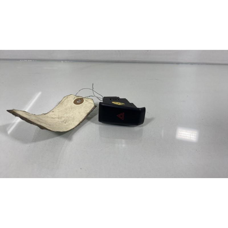 Bouton de warning FORD MONDEO 4 Photo n°1