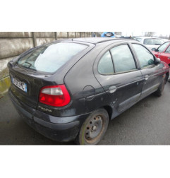 Pare choc avant RENAULT MEGANE 1