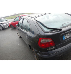 Pare choc avant RENAULT MEGANE 1