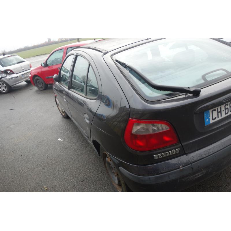 Pare choc avant RENAULT MEGANE 1 Photo n°8