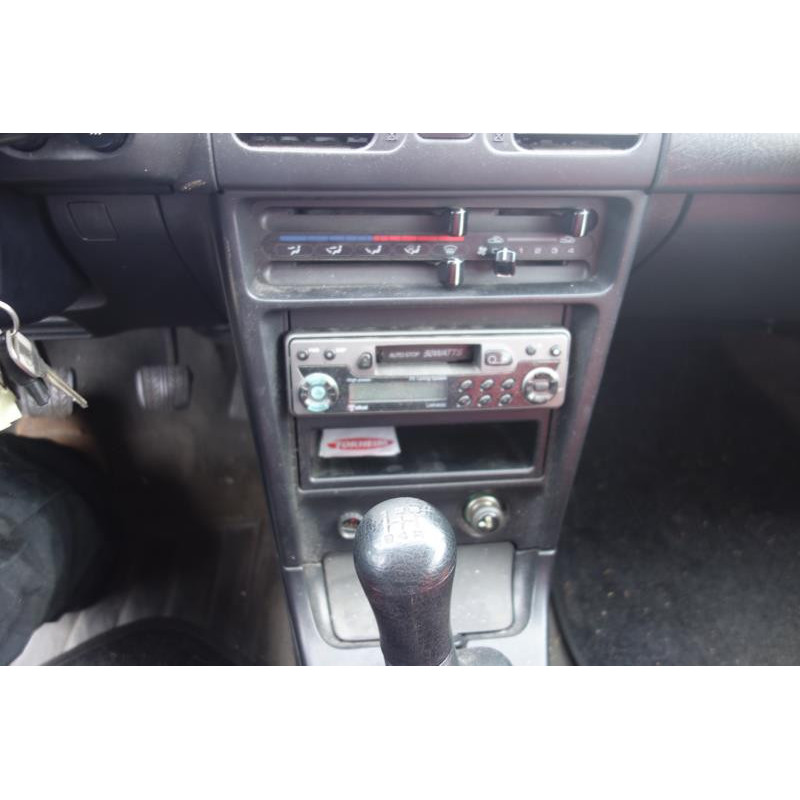 Optique avant principal gauche (feux)(phare) MAZDA 323 4 Photo n°10