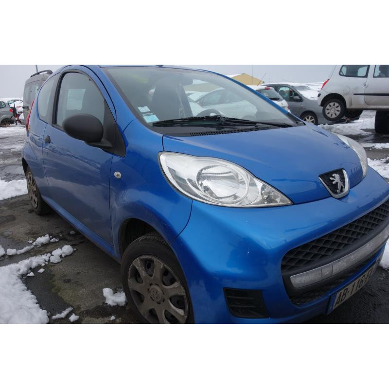 Vitre avant gauche PEUGEOT 107 Photo n°2