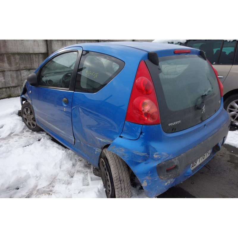 Vitre avant gauche PEUGEOT 107 Photo n°4