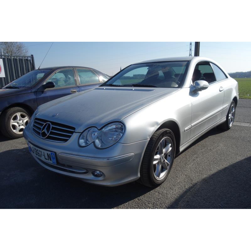 Malle/Hayon arriere MERCEDES CLASSE CLK 209 Photo n°2