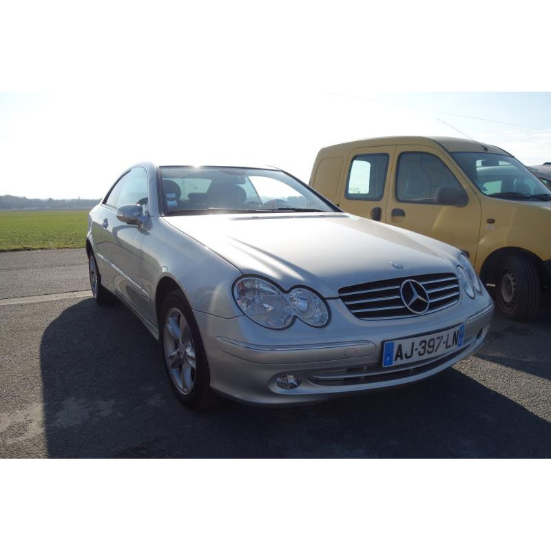 Malle/Hayon arriere MERCEDES CLASSE CLK 209 Photo n°3