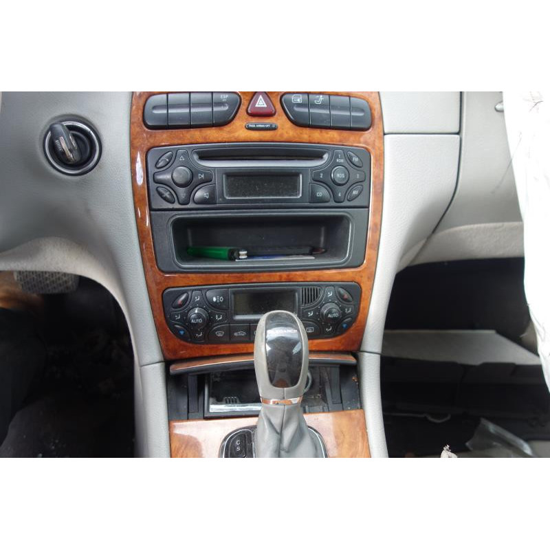 Porte avant droit MERCEDES CLASSE CLK 209 Photo n°8