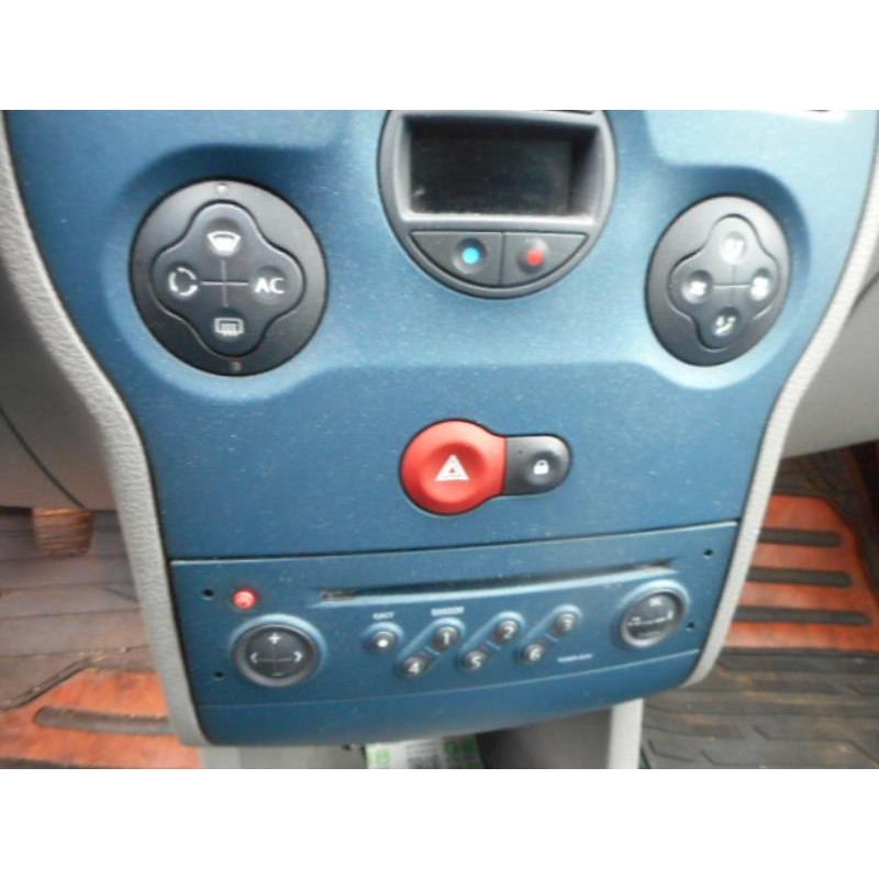 Trappe d'essence RENAULT MODUS Photo n°9