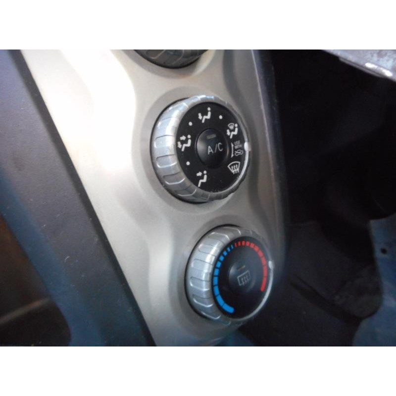 Poignee porte arriere gauche TOYOTA YARIS 2 Photo n°10