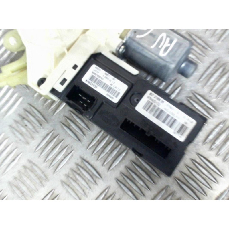 Leve vitre electrique avant gauche RENAULT LAGUNA 3 Photo n°2