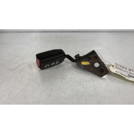 Attache ceinture arriere droit PEUGEOT 407 Photo n°1