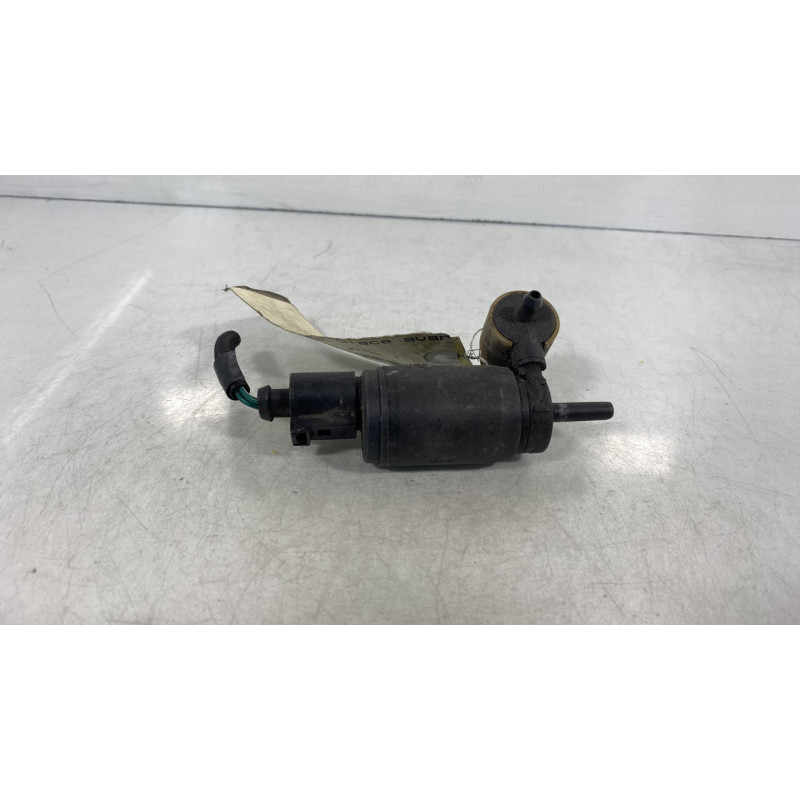 Pompe lave glace avant VOLKSWAGEN FOX Photo n°3
