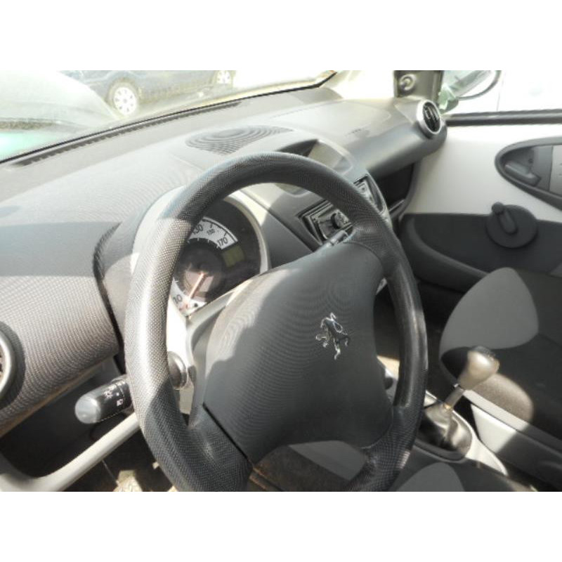 Serrure avant gauche PEUGEOT 107 Photo n°9