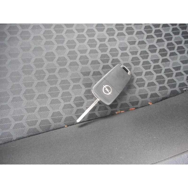 Feu arriere secondaire gauche (feux) OPEL CORSA E Photo n°13
