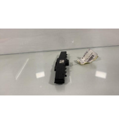 Bouton de warning OPEL ZAFIRA B