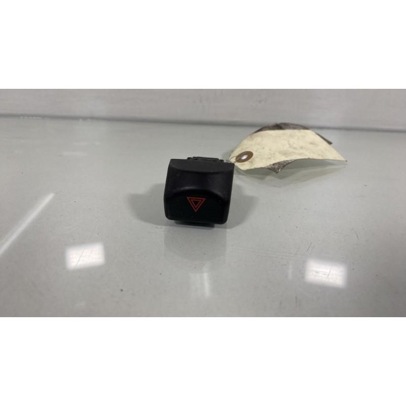 Bouton de warning NISSAN MICRA 3 Photo n°1