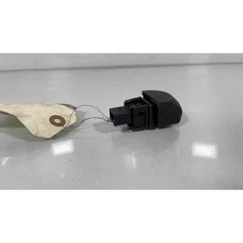 Bouton de warning NISSAN MICRA 3 Photo n°2