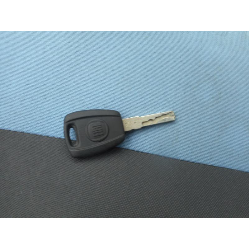 Bouton de warning FIAT PANDA 2 Photo n°11