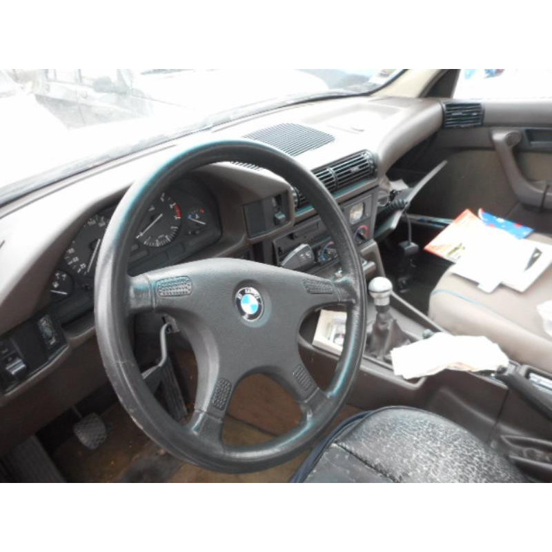 Optique avant secondaire droit (feux)(clignotant) BMW SERIE 5 E34 Photo n°8
