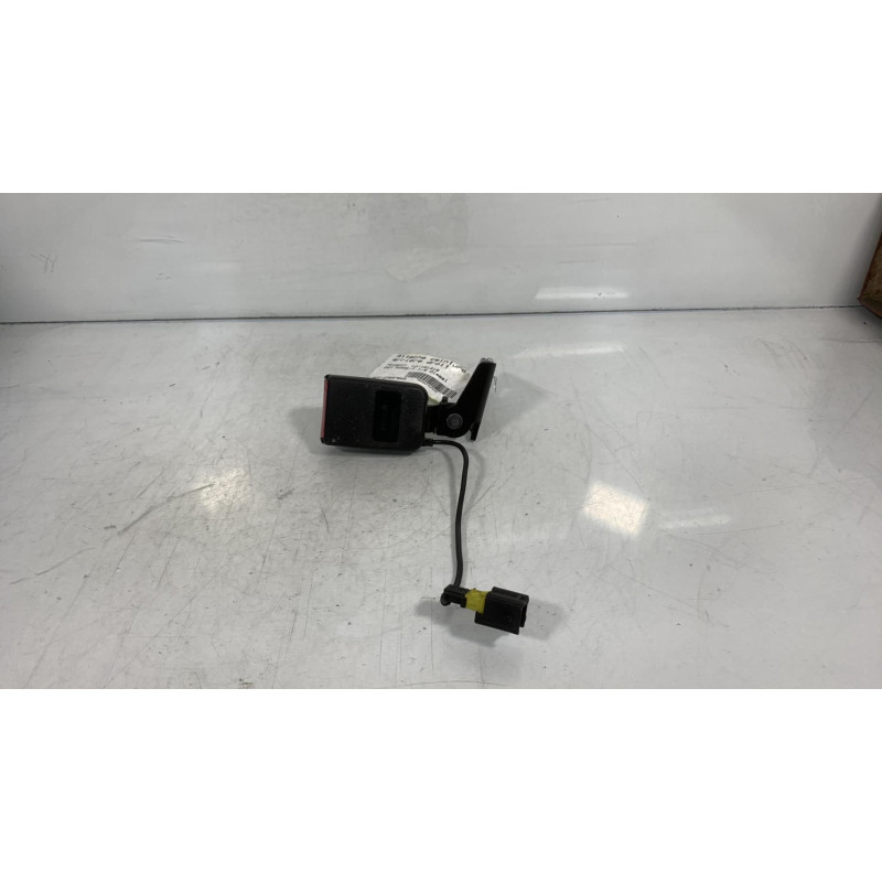 Attache ceinture arriere droit PEUGEOT 207 Photo n°2