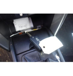 Attache ceinture arriere droit PEUGEOT 207