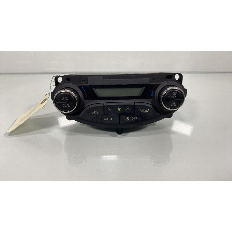 Commande chauffage TOYOTA YARIS 3 Photo n°1