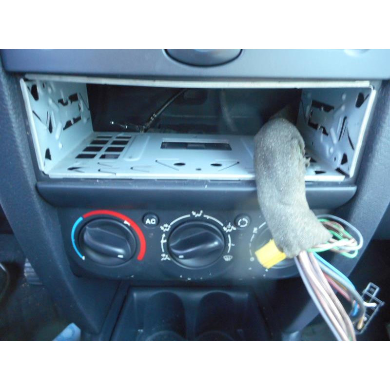 Poignee interieur arriere droit RENAULT CLIO 2 Photo n°10