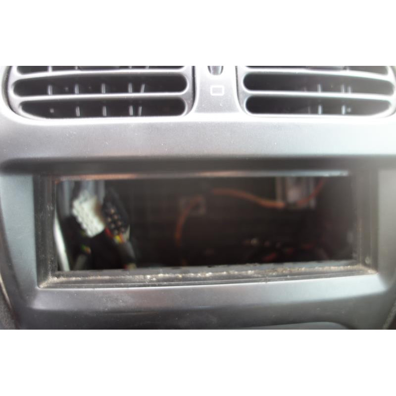 Bouton de warning PEUGEOT 206 Photo n°10