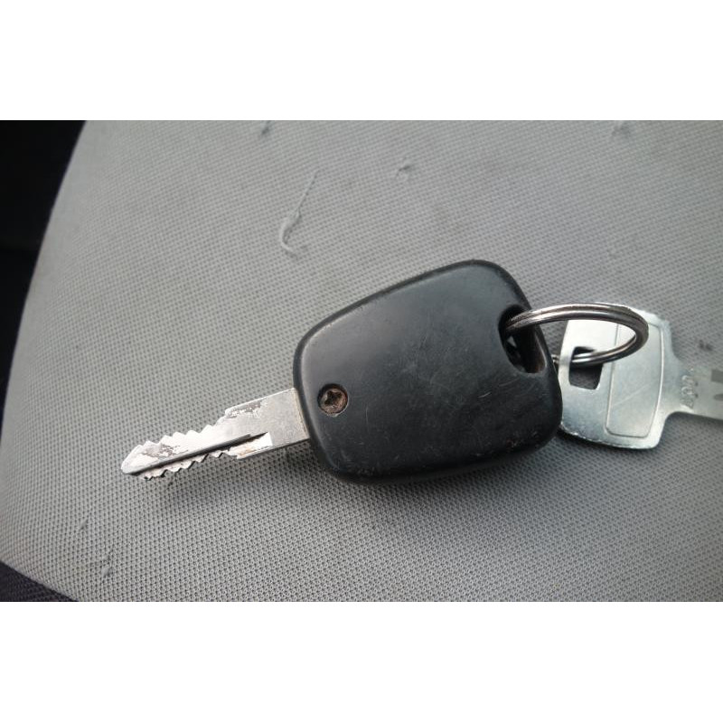 Bouton de warning PEUGEOT 206 Photo n°12