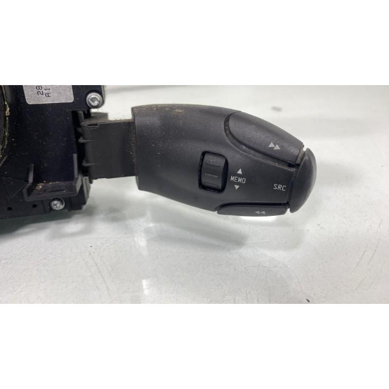 Com (Bloc Contacteur Tournant+Commodo Essuie Glace+Commodo Phare) PEUGEOT 207 Photo n°4