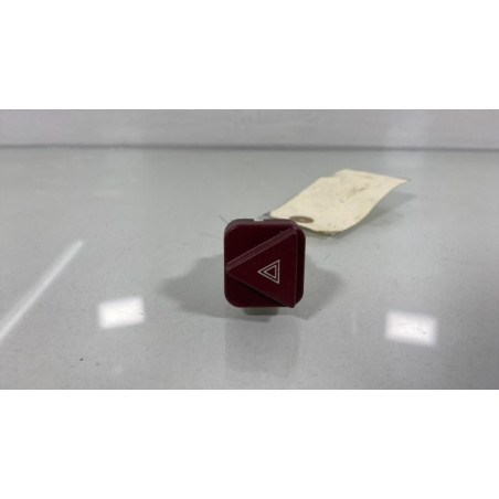 Bouton de warning PEUGEOT 407 Photo n°1
