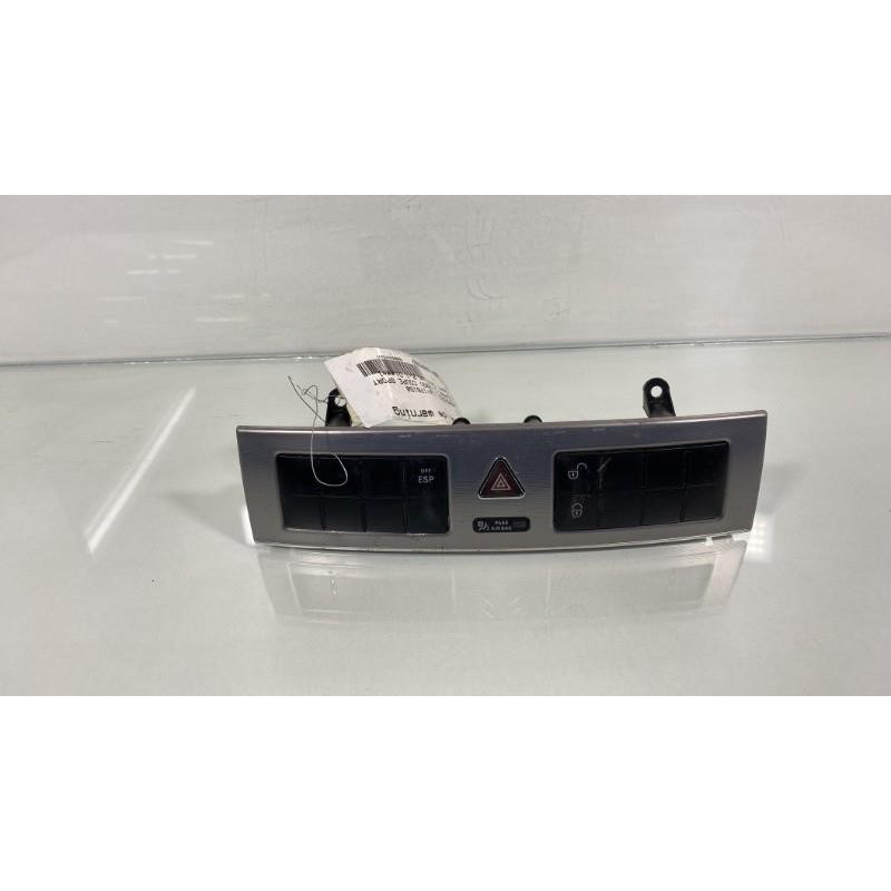 Bouton de warning MERCEDES CLASSE C 203 COUPE SPORT Photo n°1