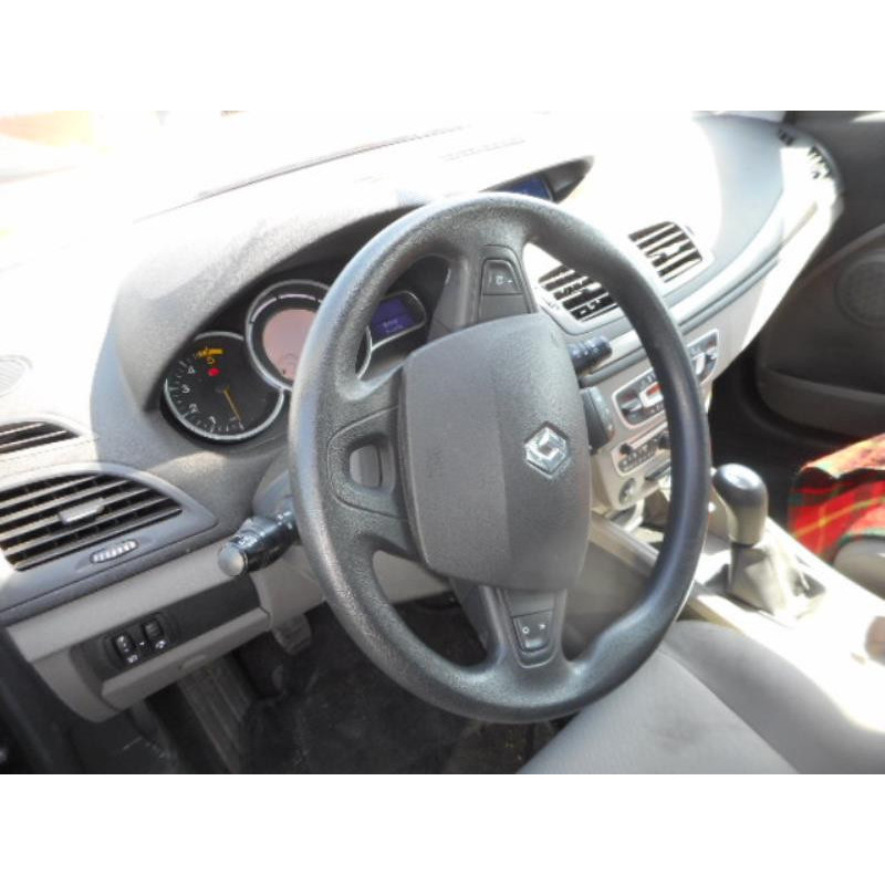 Pretensionneur de ceinture avant droit RENAULT MEGANE 3 Photo n°8