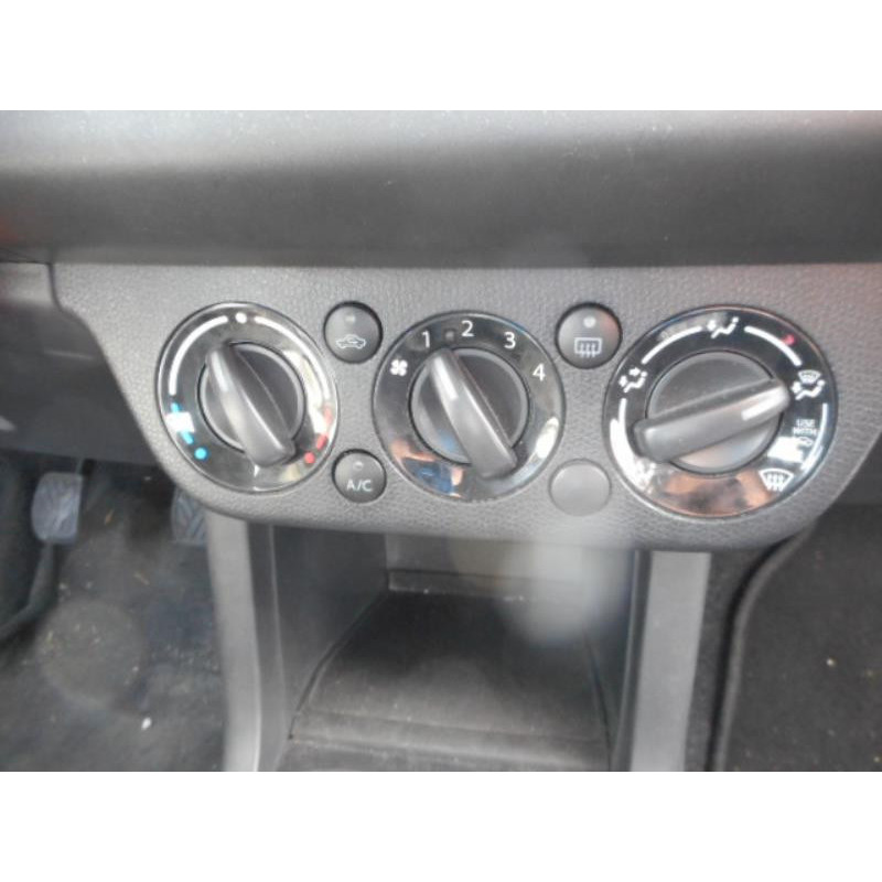 Commande chauffage SUZUKI SWIFT 3 Photo n°9