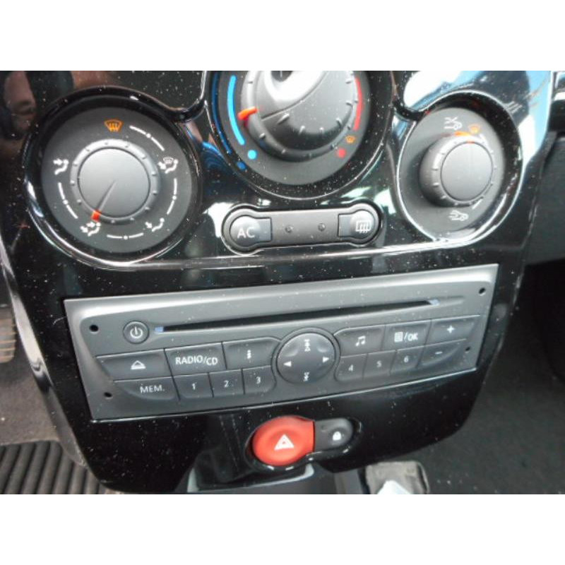 Ecran GPS RENAULT CLIO 3 Photo n°10