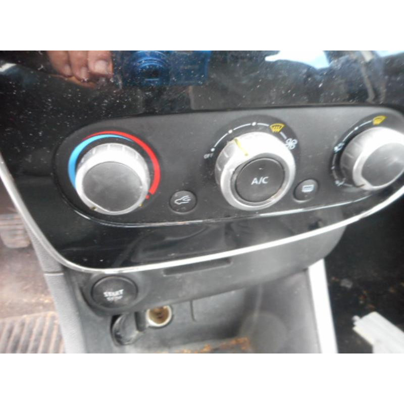 Poignee interieur arriere gauche RENAULT CLIO 4 Photo n°11