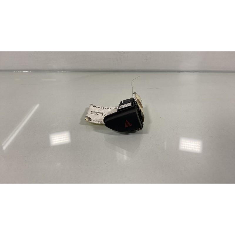 Bouton de warning RENAULT CLIO 4 Photo n°1