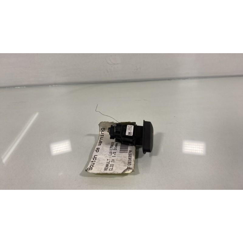 Bouton de warning RENAULT CLIO 4 Photo n°2