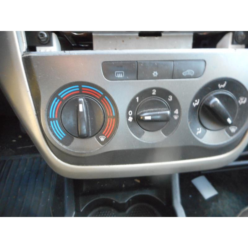 Poignee porte avant gauche FIAT GRANDE PUNTO Photo n°10