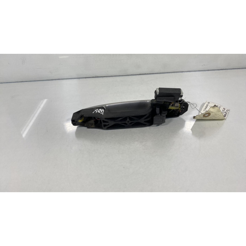 Poignee porte arriere droit TOYOTA YARIS 2 Photo n°3